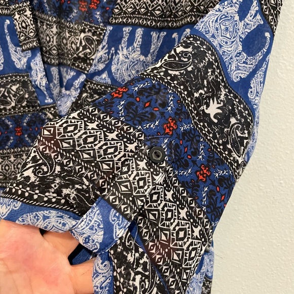 Justify elephant print sheer blouse in black and blue.  High low hemp Si… - Picture 4 of 5